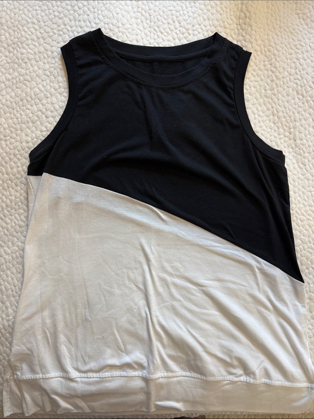 Sleeveless Black and White Colorblock Tank Top | size small